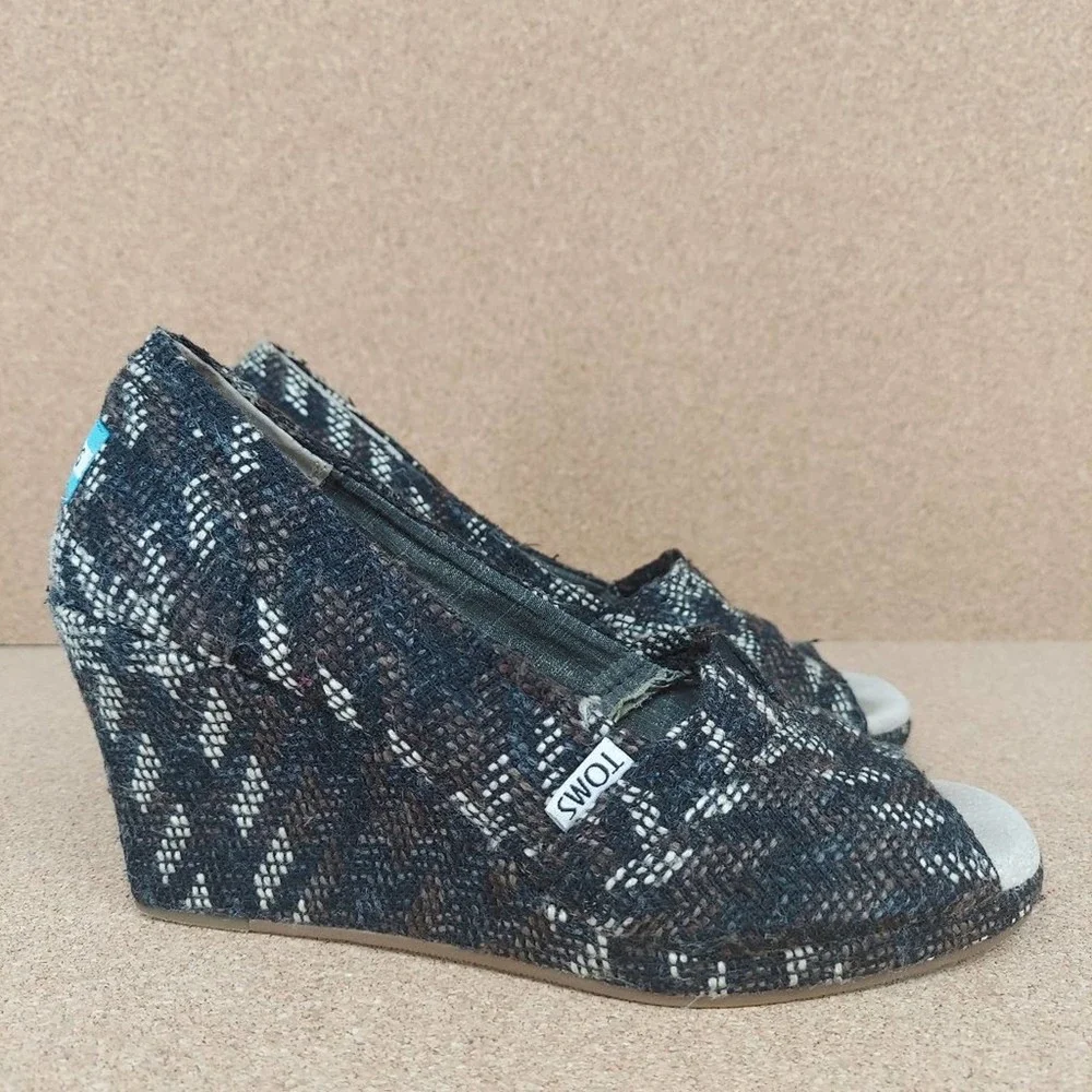 Toms Womens Peep Toe Slip On Wedge Heels Size 8